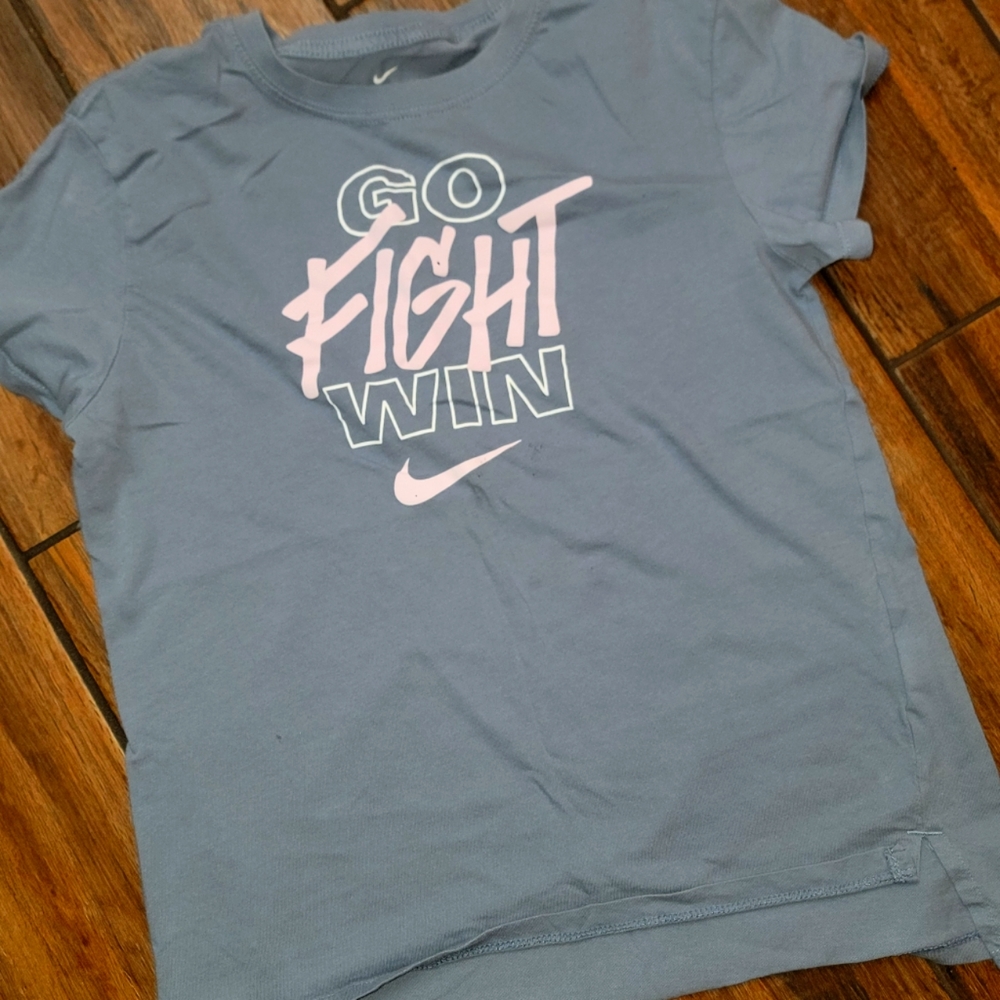 Girls XL Nike breast cancer t-shirt